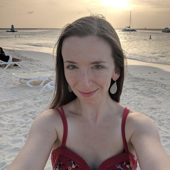 Meet your Posher, Lori - Picture 1 of 1